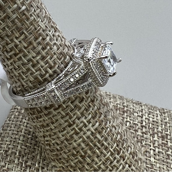 New CZ Cubic Zirconia Sterling Silver Ring Size 7 - Picture 8 of 9